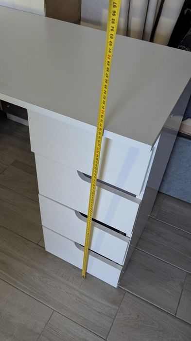 Стіл письмовий білий