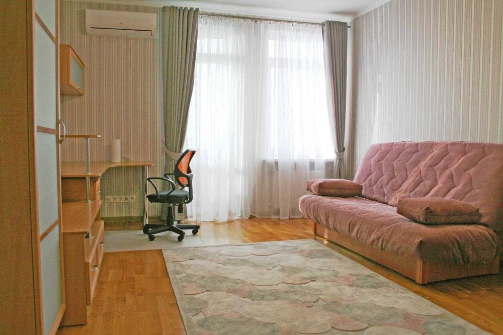 Продаж трикімнатна квартира з ремонтом метро Житомирська Львівська 22