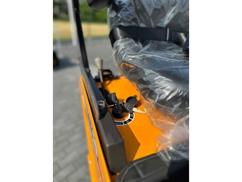 Гусеничний міні екскаватор NEX XN10 Rhinoceros