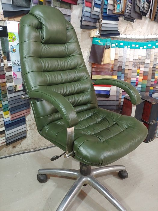 Перетяжка і ремонт м'яких меблів: крісла, стільці, дивани