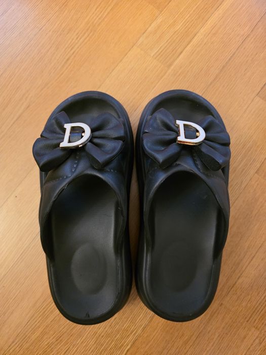 Шльопанці на платформі