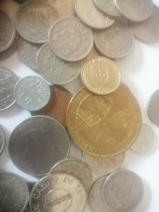 varias moedas portuguesas