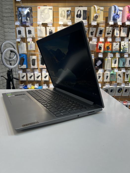 Ноутбук Lenovo IdeaPad 3 (i3 / 8GB RAM / 512GB SSD / NVIDIA MX330)
