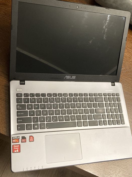 Asus X550Z  AMD, 4GB RAM, 500GB HDD 15,6"