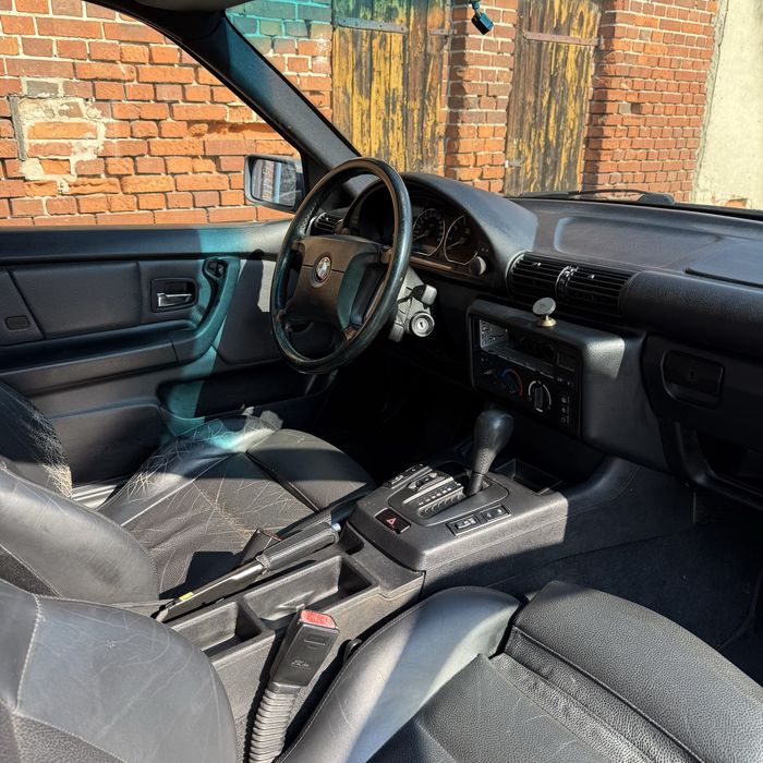 BMW e36 compact 323ia m52b25 skora sporsitze
