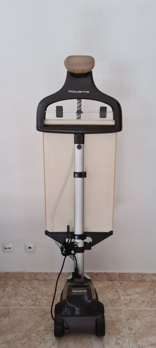 Vendo ferro de engomar vertical da Rowenta praticamente novo