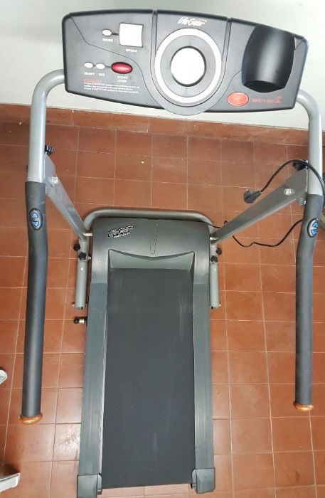 Passadeira de caminhada/corrida motorizada, Modelo confort track plus