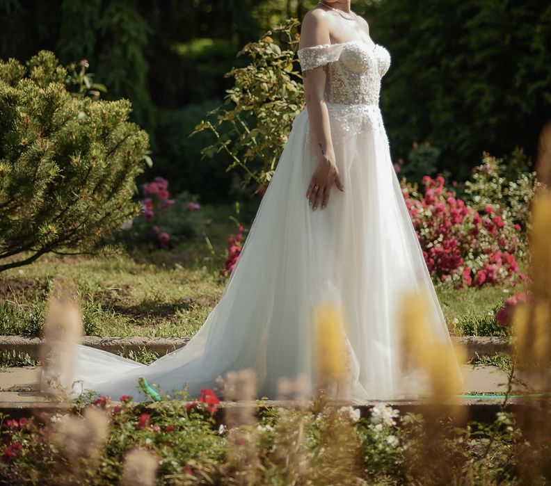 Продам весільну сукню