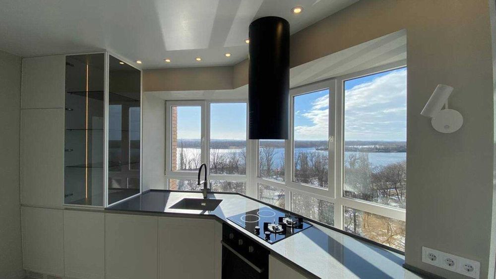 Продаж унікальної квартири з видом на Дніпро в парковій зоні!