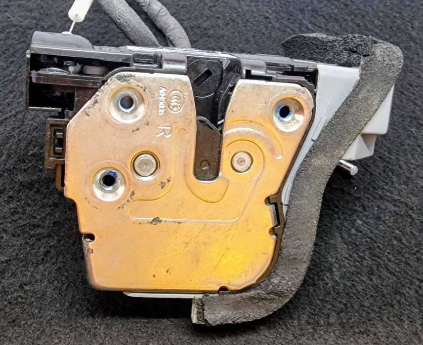 Fechadura / Fecho Porta Trás Direito HYUNDAI i20 II (GB, IB) ano 2014