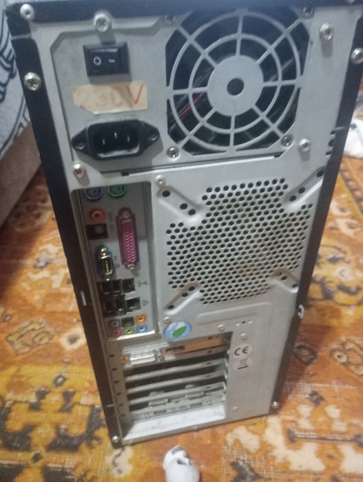 Продам системник робочый 2 ядерный 4 оперативки 512 видео