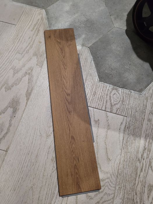 Panele winylowe quick step jodelka dąb karmelowy botaniczny