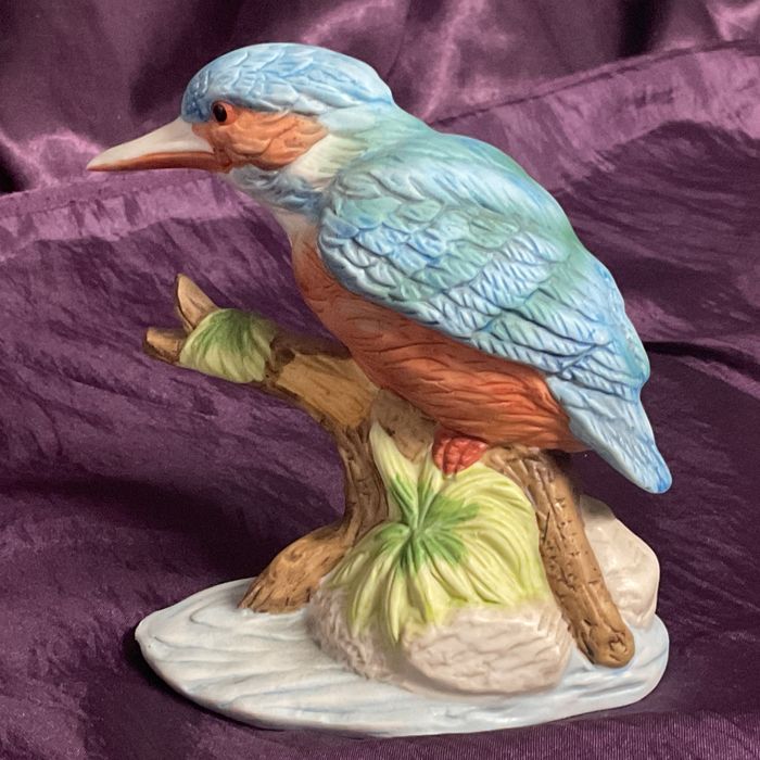 Ave kingfisher biscuit.pintura manual 13 cm. Anúncios abaixo