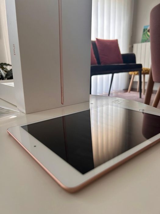 Ipad 8.ª  Geração (Rosa) - Impecável e Pronto a Usar