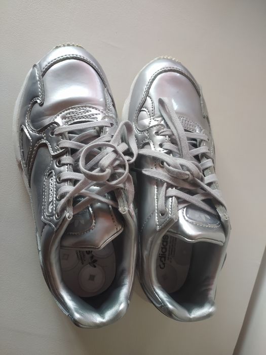 Adidas falcon  como novas