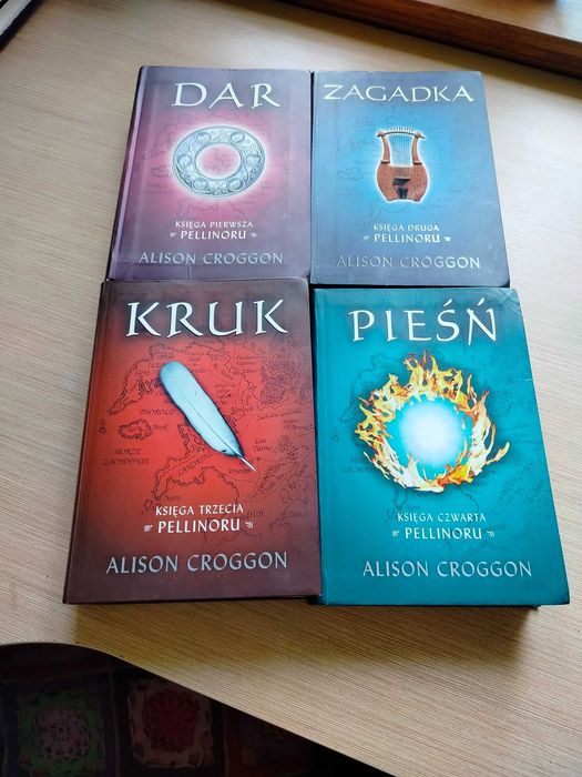 Księgi Pellinoru  4 Tomy  Dar ,Zagadka, Kruk i Pieśń  Croggon Fantasy