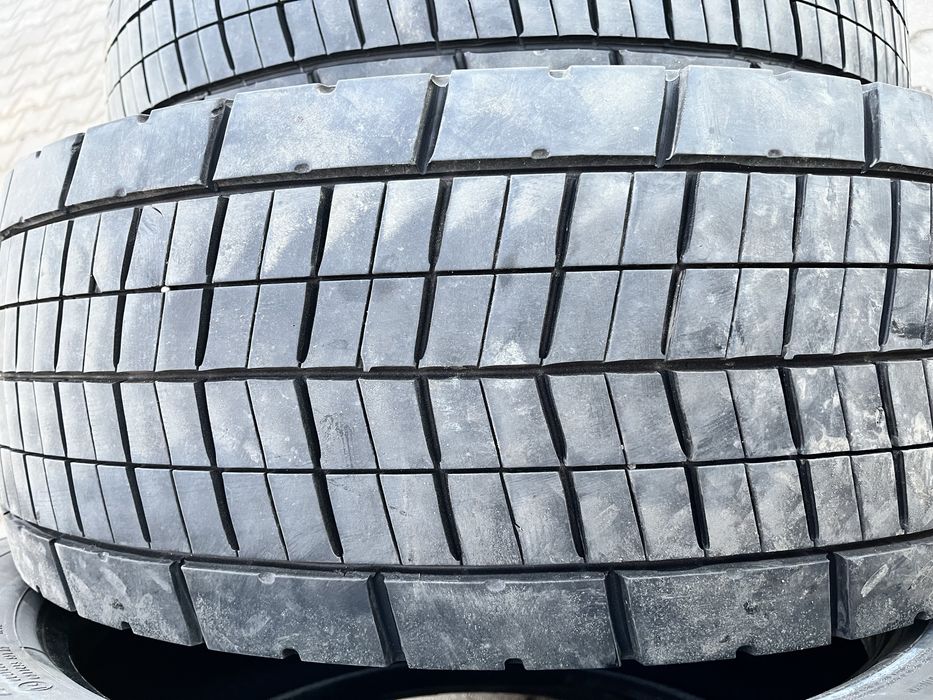Komplet opon 295/55R22.5 Continental HD3