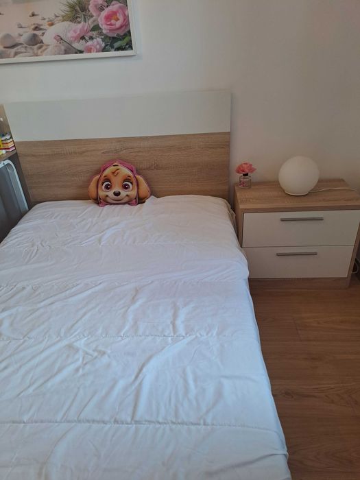 Cama com estrado e colchão para criança