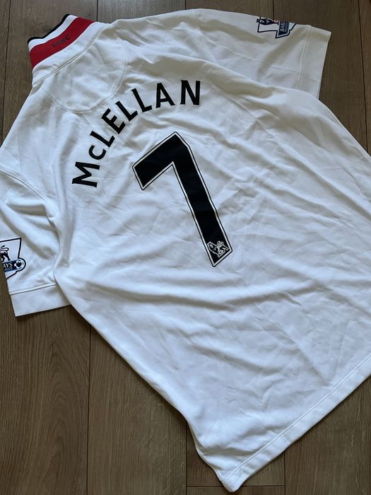 Продам дві футбольні форми!