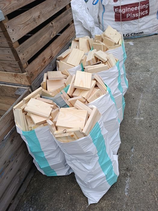 Drewno Rozpałkowe pakowane w workach