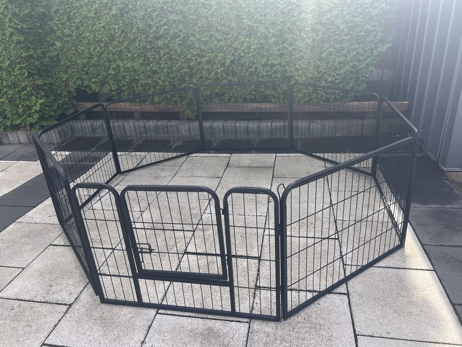 Вольер, загон, манеж для животных