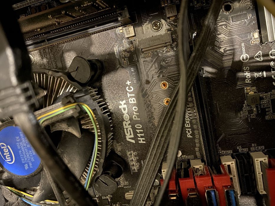 Корпус майнинг ферма материнка блок живлення