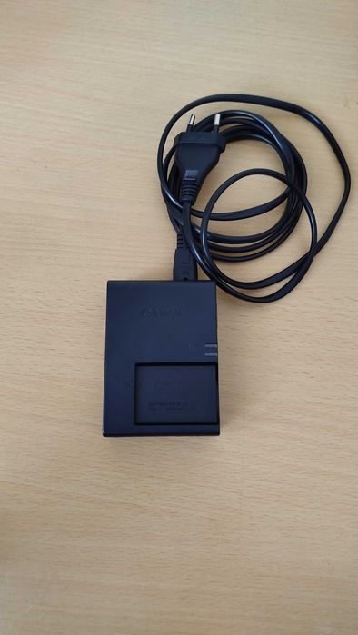 Canon 200d + 18-135 USM + extras