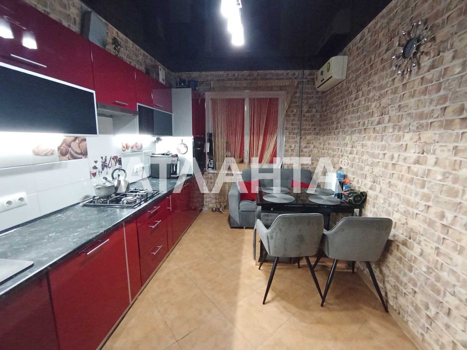 2-х комн. квартира, в кирпичном доме, капремонтом по улице Сахарова.