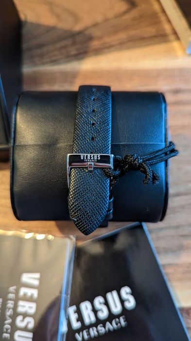 Годинник жіночий,часы женские Versace versus,модель VSPHH 0120,