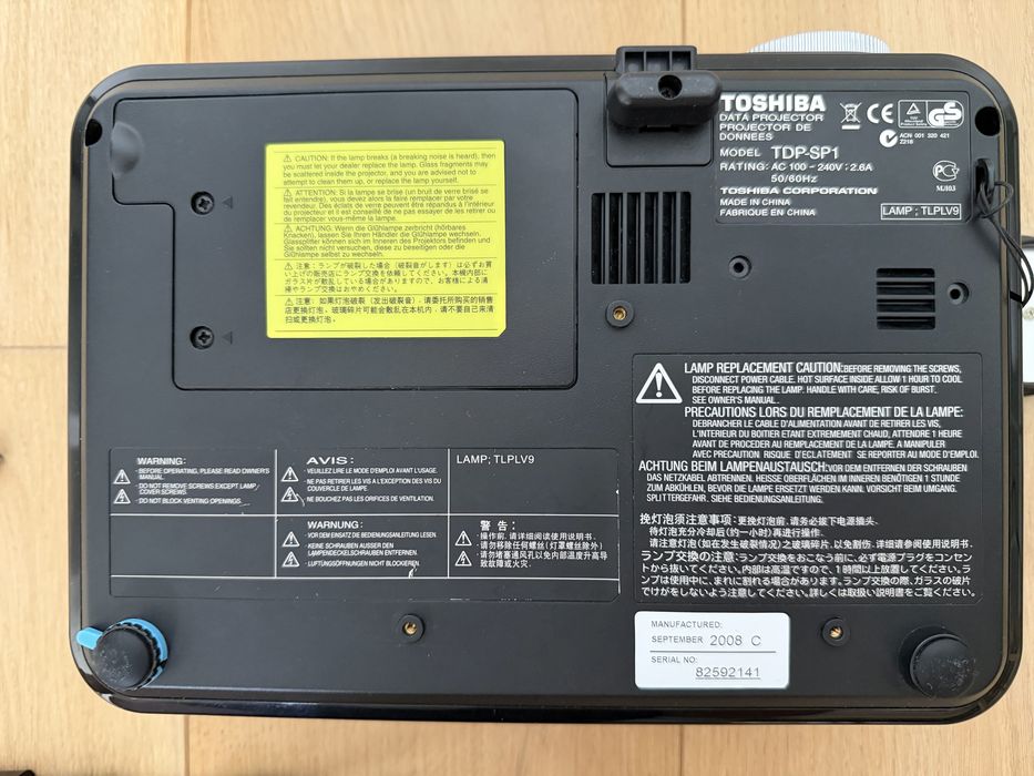 Проєктор Toshiba TDP-SP1