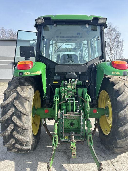 Ciągniki John Deere 6120 z ładowaczem -sprowadzony