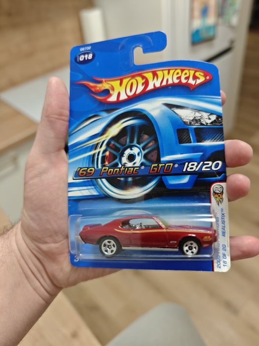 Hot wheels '69 pontiac GTO realistix 2005 first editions 18/20 r. 2005