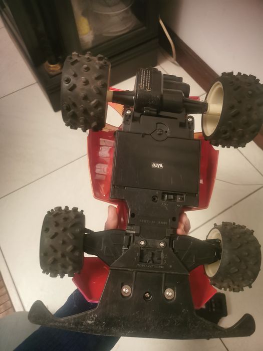 Carro a pilhas para crianças com comando