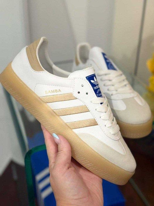 Sapatilhas disponíveis do 35 ao 40