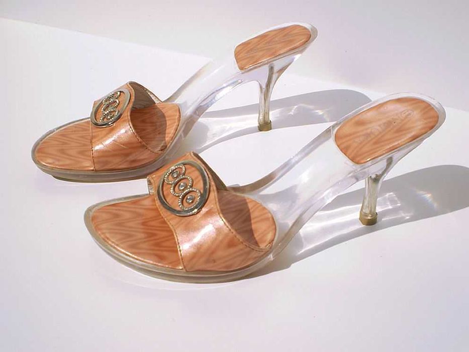 Przezroczyste klapki roz 40