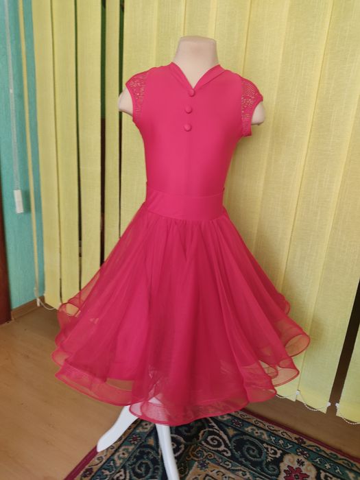 Танцювальна сукня. Дівчата 6-9 років