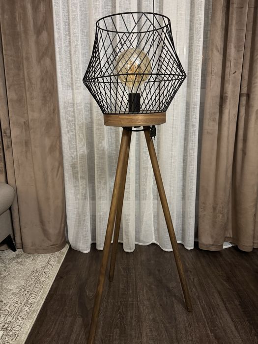 Lampa stojąca