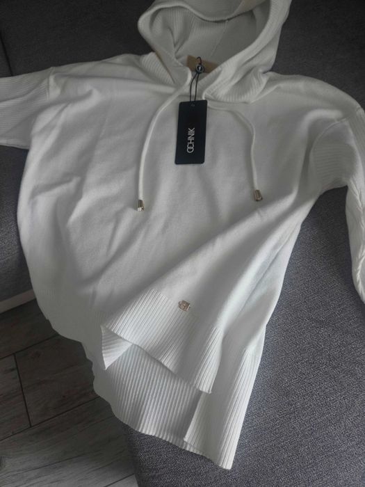Sweter damski z kapturem kremowy/ecru Ochnik