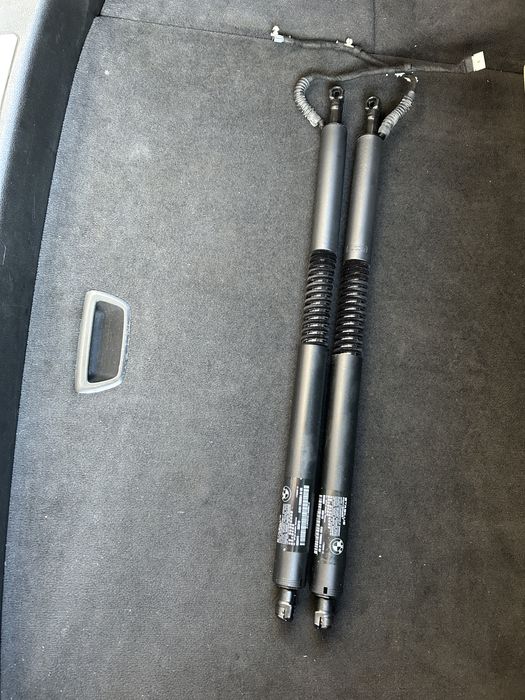 Електропривода  ( амортизатори) багажника  BMW F34                               51247298983 ; 51247298984