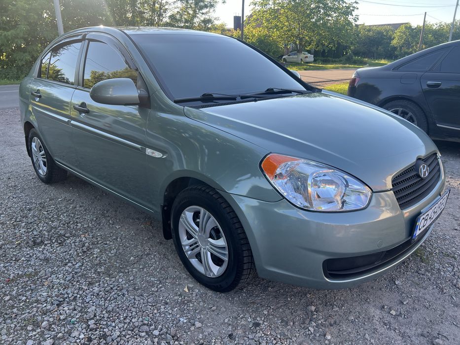 HYUNDAI       Accent