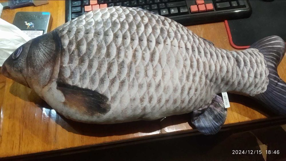 Продам мягкую игрушку карась.