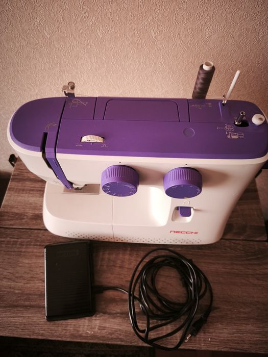 Швейная машинка Necchi M213A ,почти новая