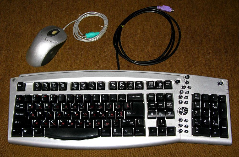 Компьютер в сборе, полностью готов к работе.