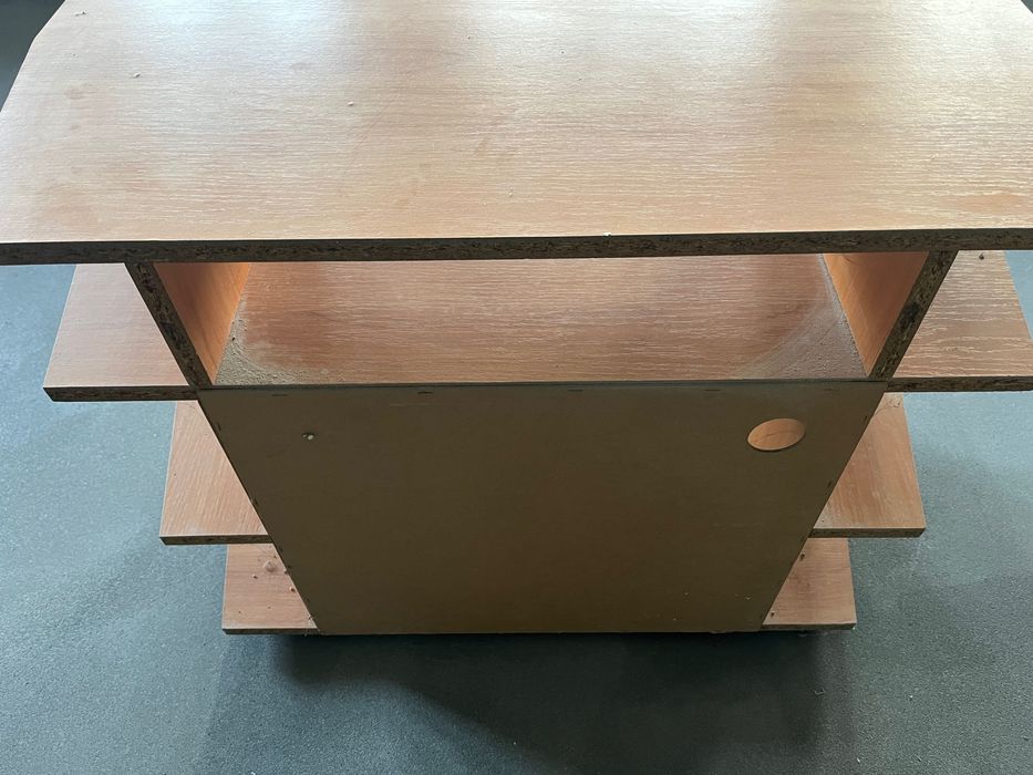 Stolik pod telewizor