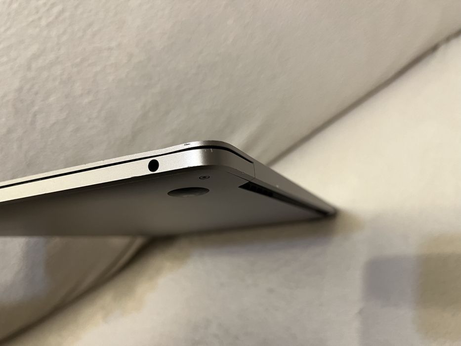 MacBook PRO (2018r) a1708 i5 8GB 128HDD  + case