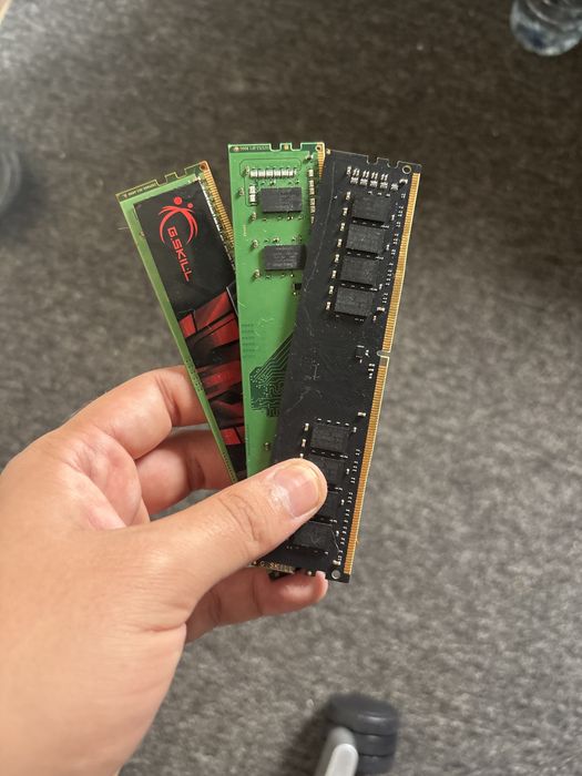 3 ticks de ddr4 total 24gb