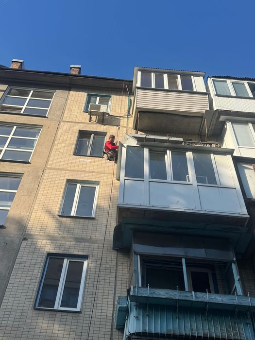 Кровельщик. Ремонт. Замена. Гидроизоляция балкона, крыши дома, гаража.