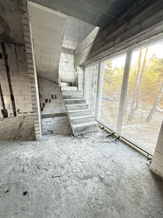 Власне житло в сосновому лісі,закрита територія,асфальт,всі комунікаці