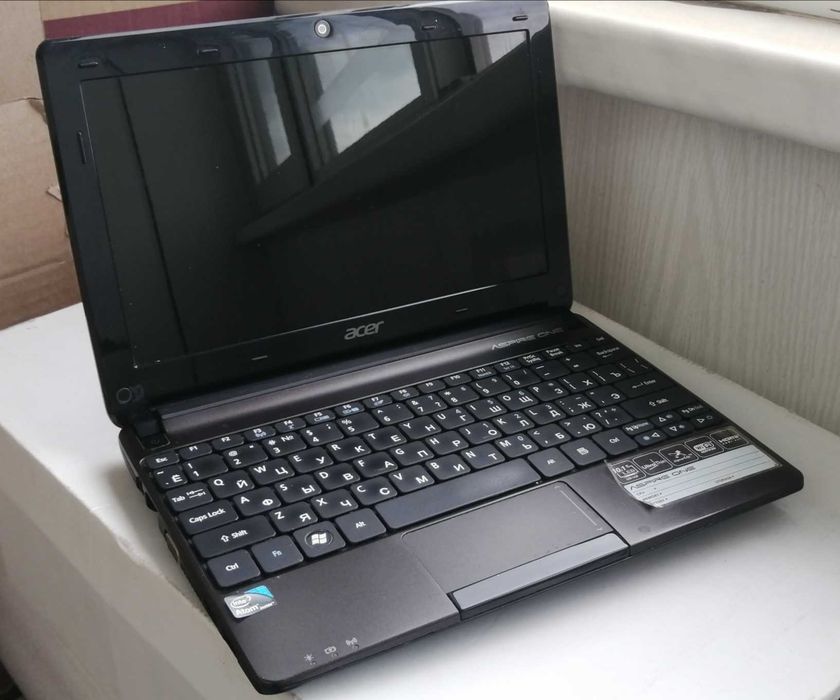 Нетбук Acer Aspire One D270 + сумка