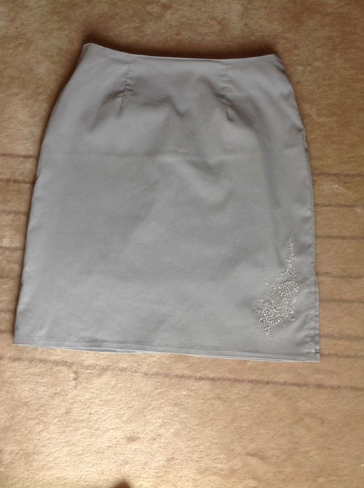 Ołówkowa spódnica mini gumowana rozm. 36 NOWA